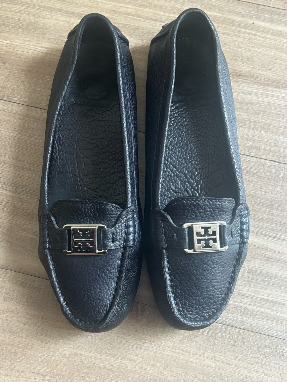 Tory Burch Black Leather Driving Loafers Moccasin Silver Logo Women’s 9.5 - GUC